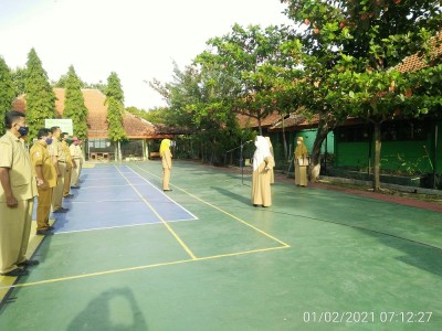 Apel Senin Pagi