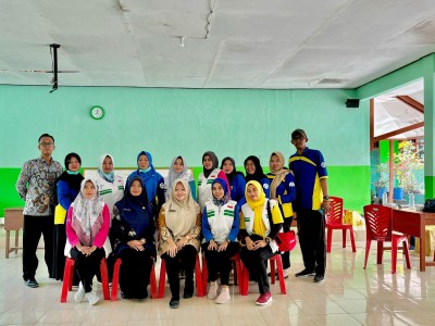 Tim Puskesmas Tambakrejo dan Bapak-Ibu Guru