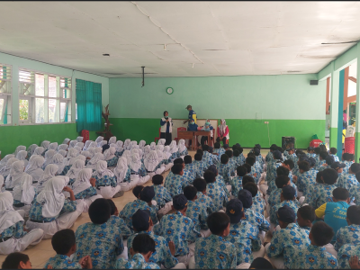 Pemaparan Materi Remaja dan AIDS