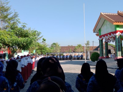 Upacara Kemerdekaan RI ke 79 di Kecamatan Tambakrejo