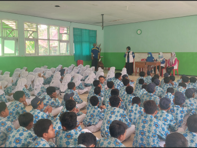 Pemaparan Materi Remaja dan AIDS