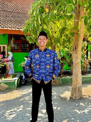 YUSUF ABDUL AZIZ, S.Pd