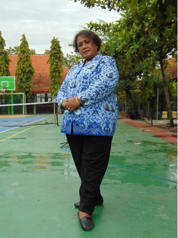 Dra. NURHAYATI