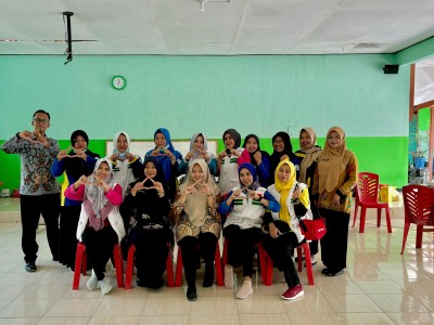 Tim Puskesmas Tambakrejo dan Bapak-Ibu Guru